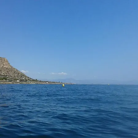 Bonito Piso Con Vistas Al Mar. *